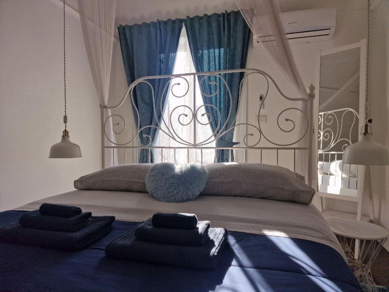 Siculi Central Apartment Катания Екстериор снимка