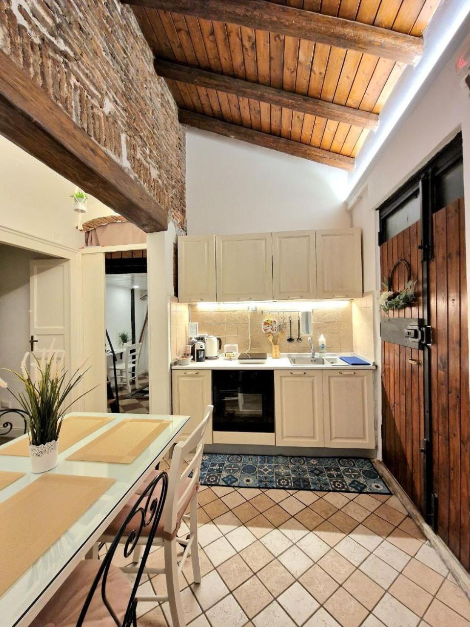 Siculi Central Apartment Катания Екстериор снимка